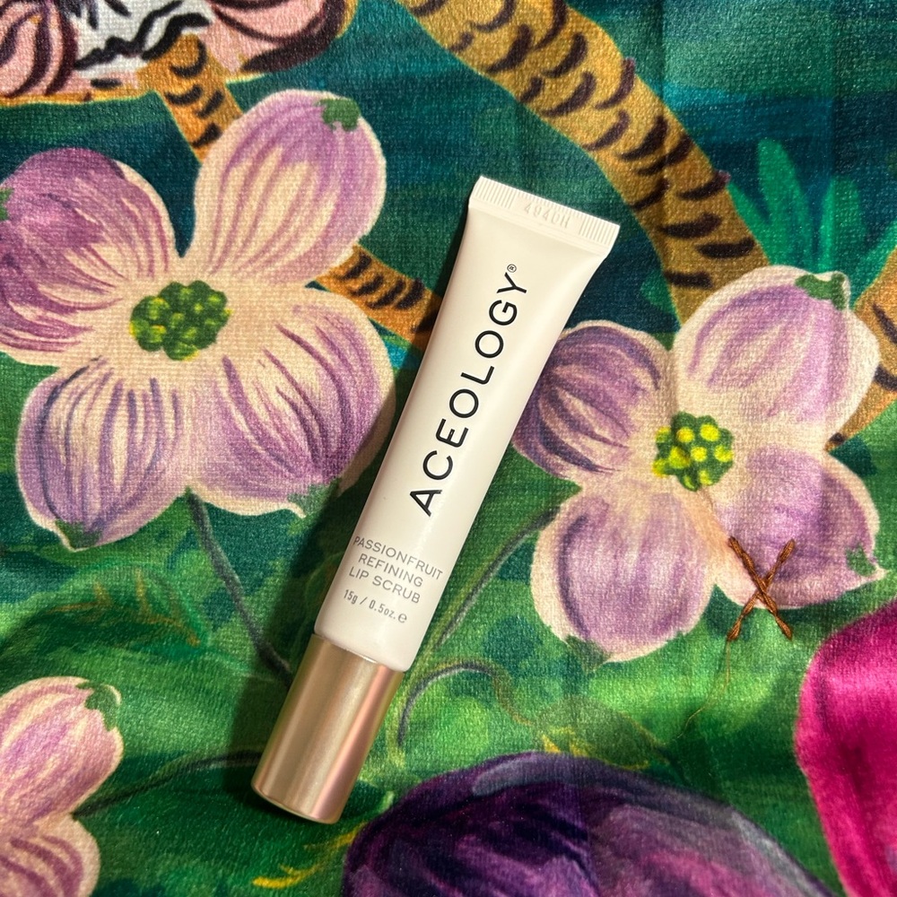 Brand New Aceology Passionfruit Refining Lip Scrub